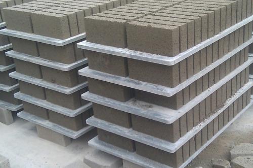 <a href=http://m.buylight.cn/zjtb/ target=_blank class=infotextkey>PVC磚機(jī)托板</a>廠家