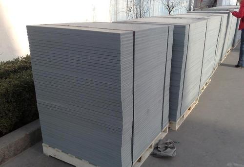 <a href=http://m.buylight.cn/ target=_blank class=infotextkey>免燒磚托板</a>的種類